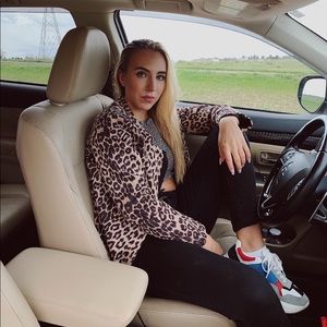 Meet your Posher, Olivia Rose